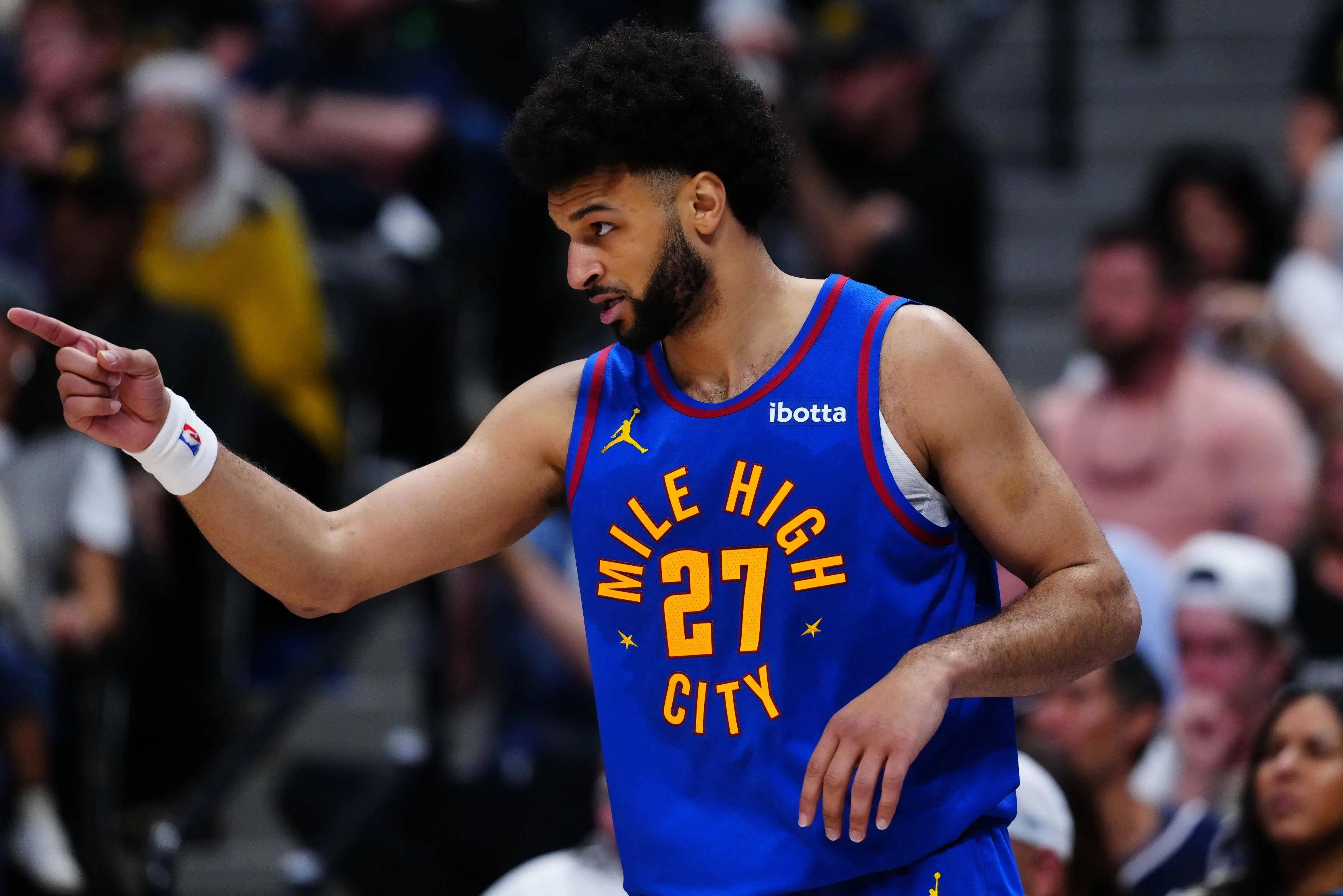 爱游戏包含转折点!多特蒙德主帅复盘;NBA常规赛今晨攻防权衡;引发热议;身体对抗强度拉满的词条
