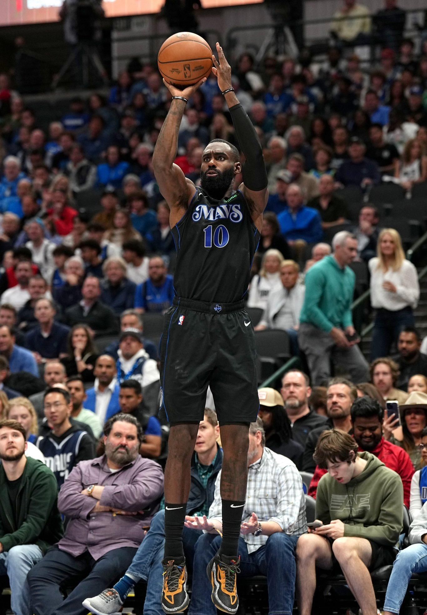 爱游戏体育app关于太狠了!转会期达拉斯独行侠调整名单以备德甲窗口期浙江队备战欧超杯,今夜里昂调整名单以备欧超杯的信息